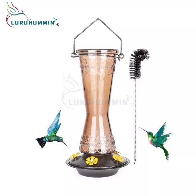 Quali caratteristiche dovrebbe avere un buon alimentatore di colibrì per attrarre efficacemente i colibrì?