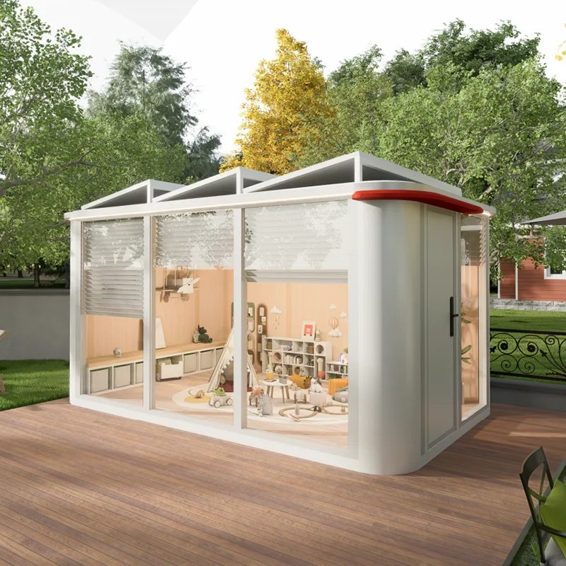Casa prefabbricata con cortile